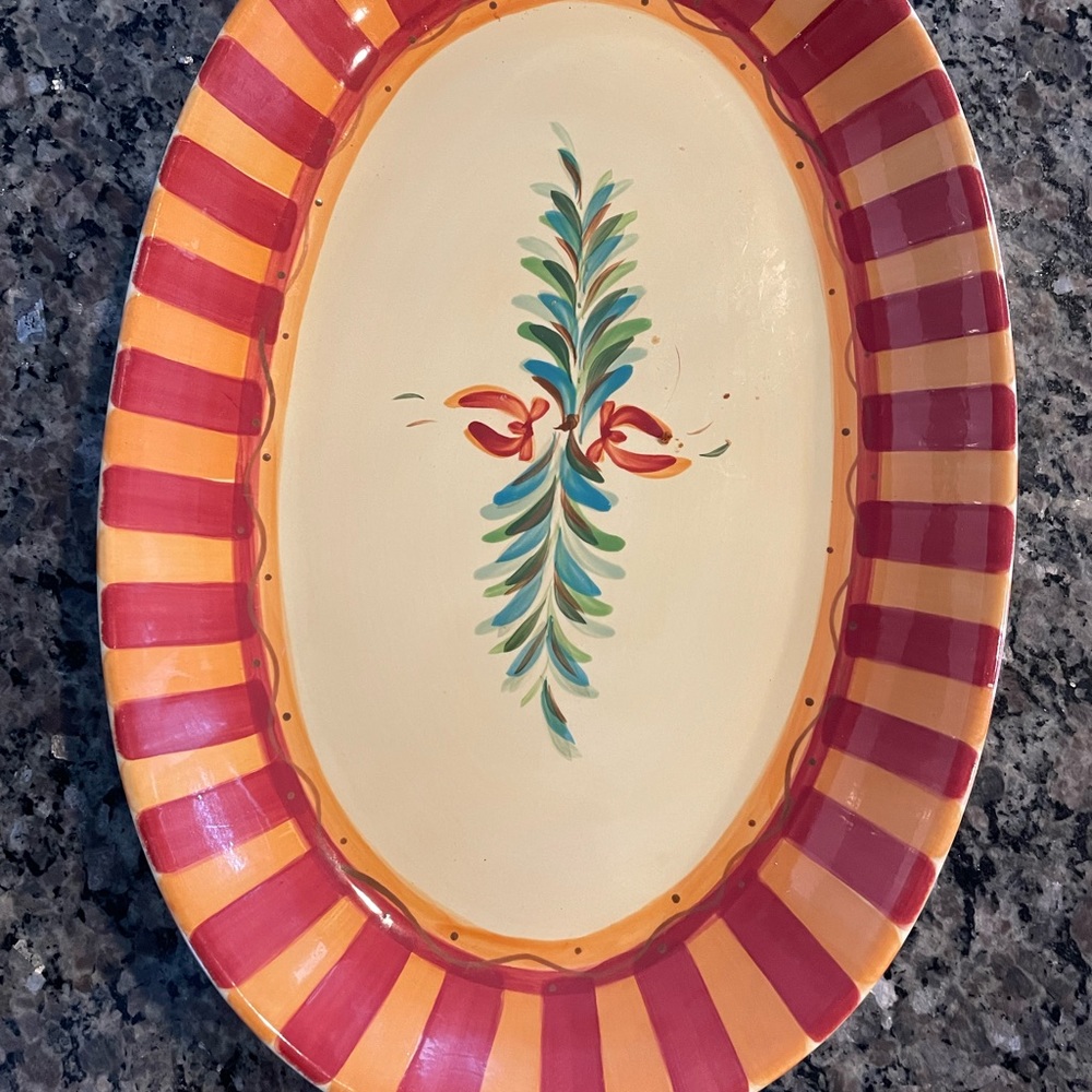 14” Oval Serving Platter
Siena
by GAIL PITTMAN